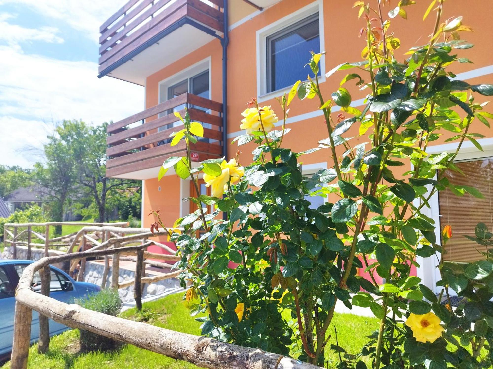 Tree Apartment เบลด ภายนอก รูปภาพ